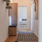 Moebliertes Im Zentrum Apartment *