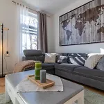Moebliertes Im Zentrum Apartment