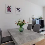 Moebliertes Im Zentrum Apartment *