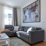 Moebliertes Im Zentrum Apartment