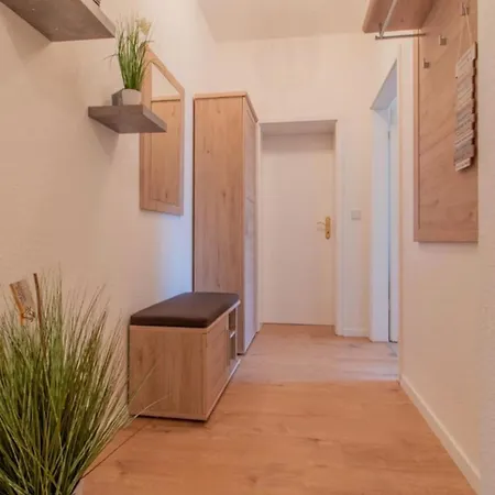 Апартаменты Moebliertes Im Zentrum Цвиккау