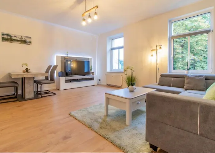 Moebliertes Im Zentrum * צוויקאו